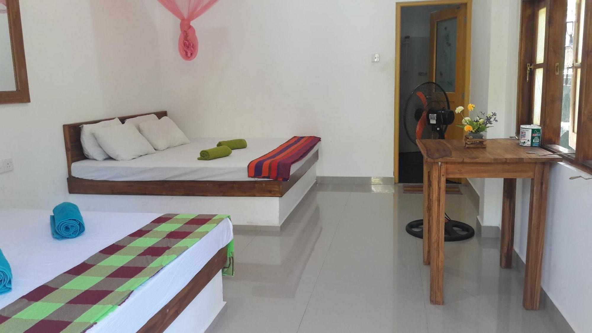 Share Safari House Udawalawe Bed and Breakfast Exteriör bild