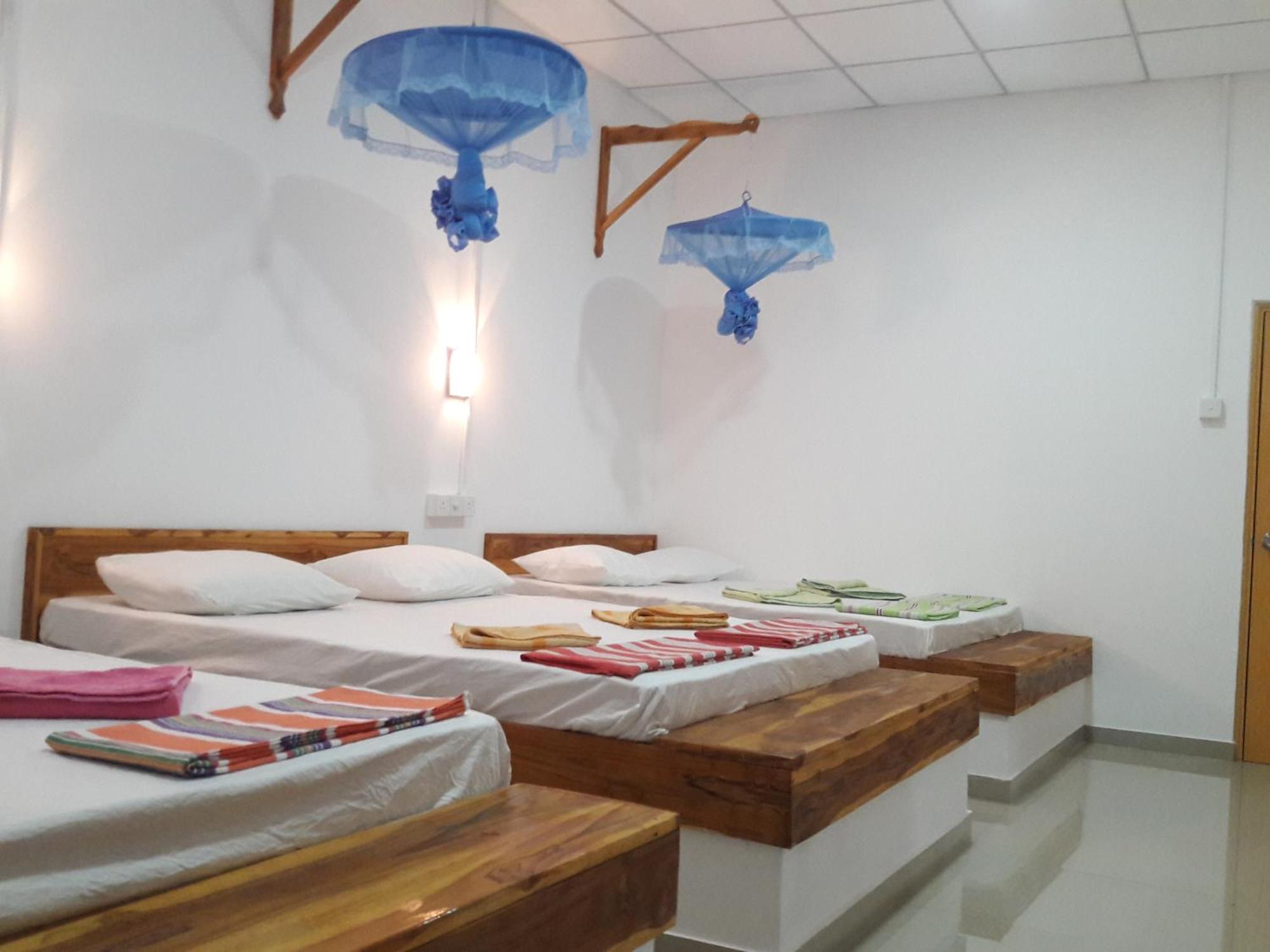 Share Safari House Udawalawe Bed and Breakfast Exteriör bild
