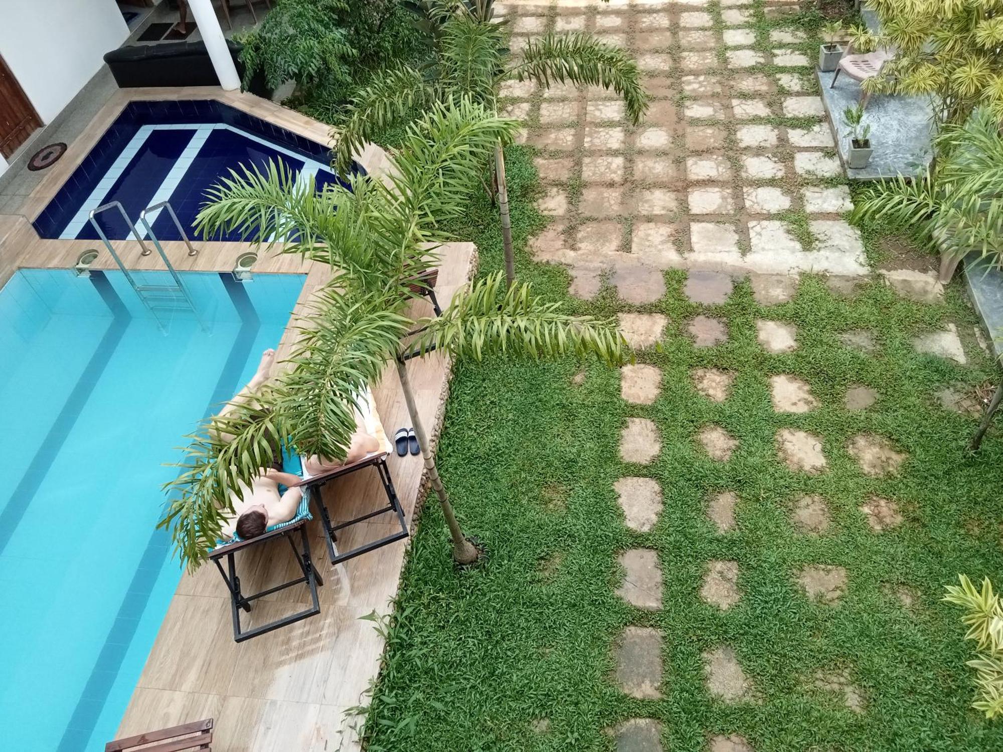 Share Safari House Udawalawe Bed and Breakfast Exteriör bild